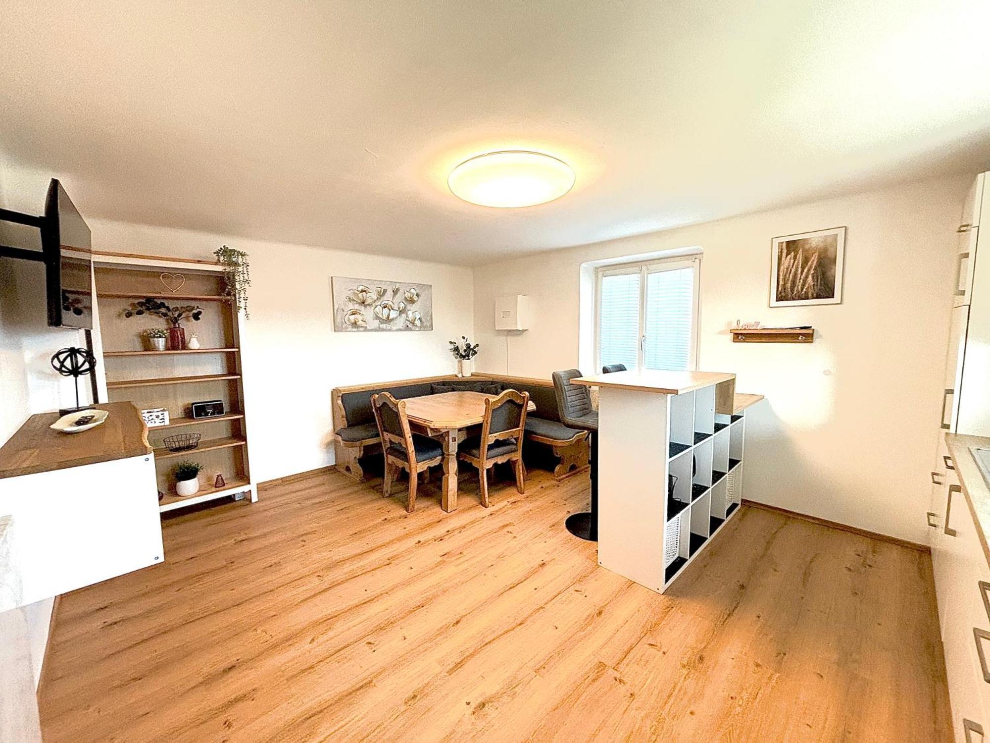 Helle Ferienwohnung am Wallersee Seekirchen am Wallersee Zimmer foto