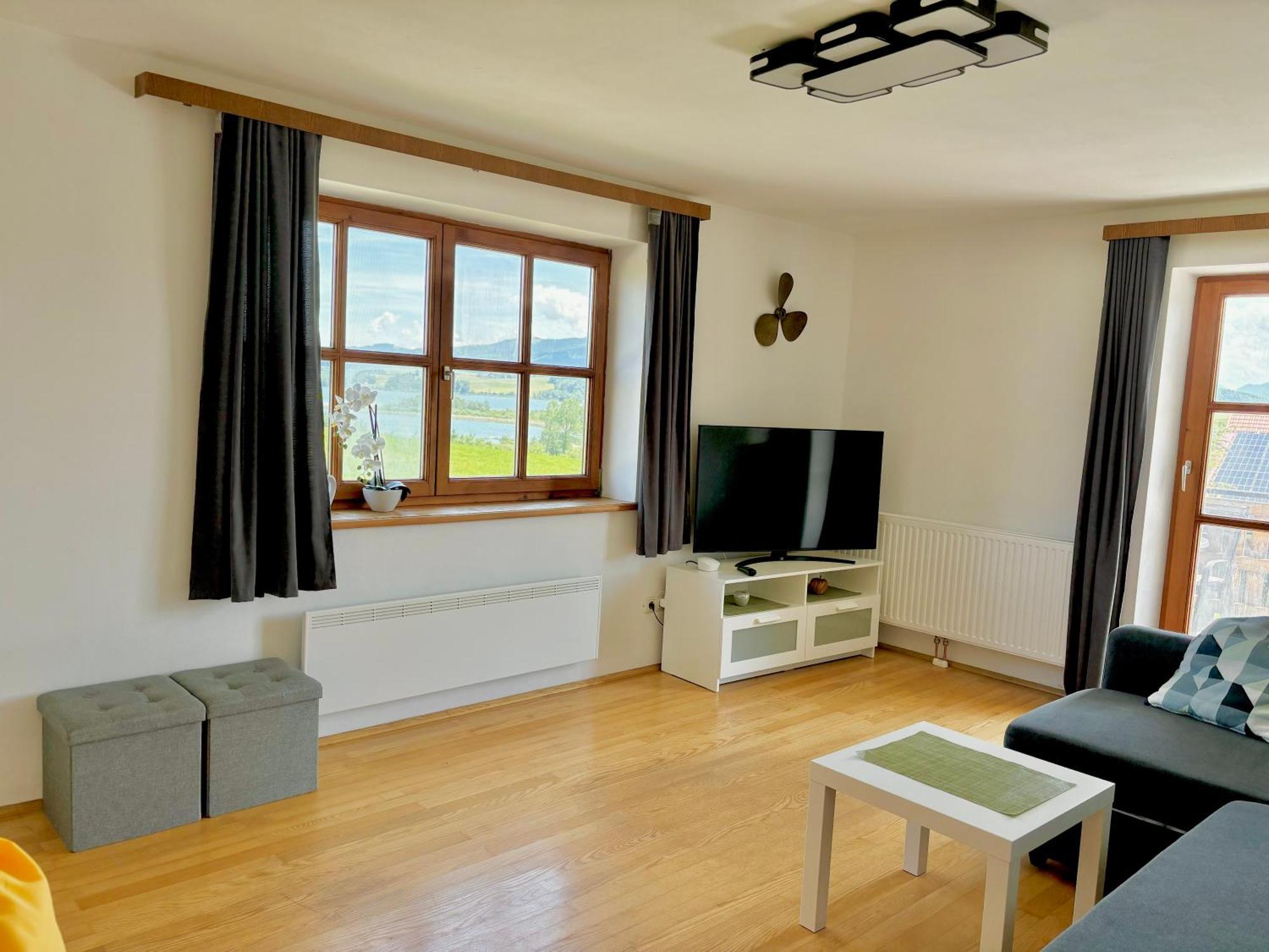 Helle Ferienwohnung am Wallersee Seekirchen am Wallersee Exterior foto