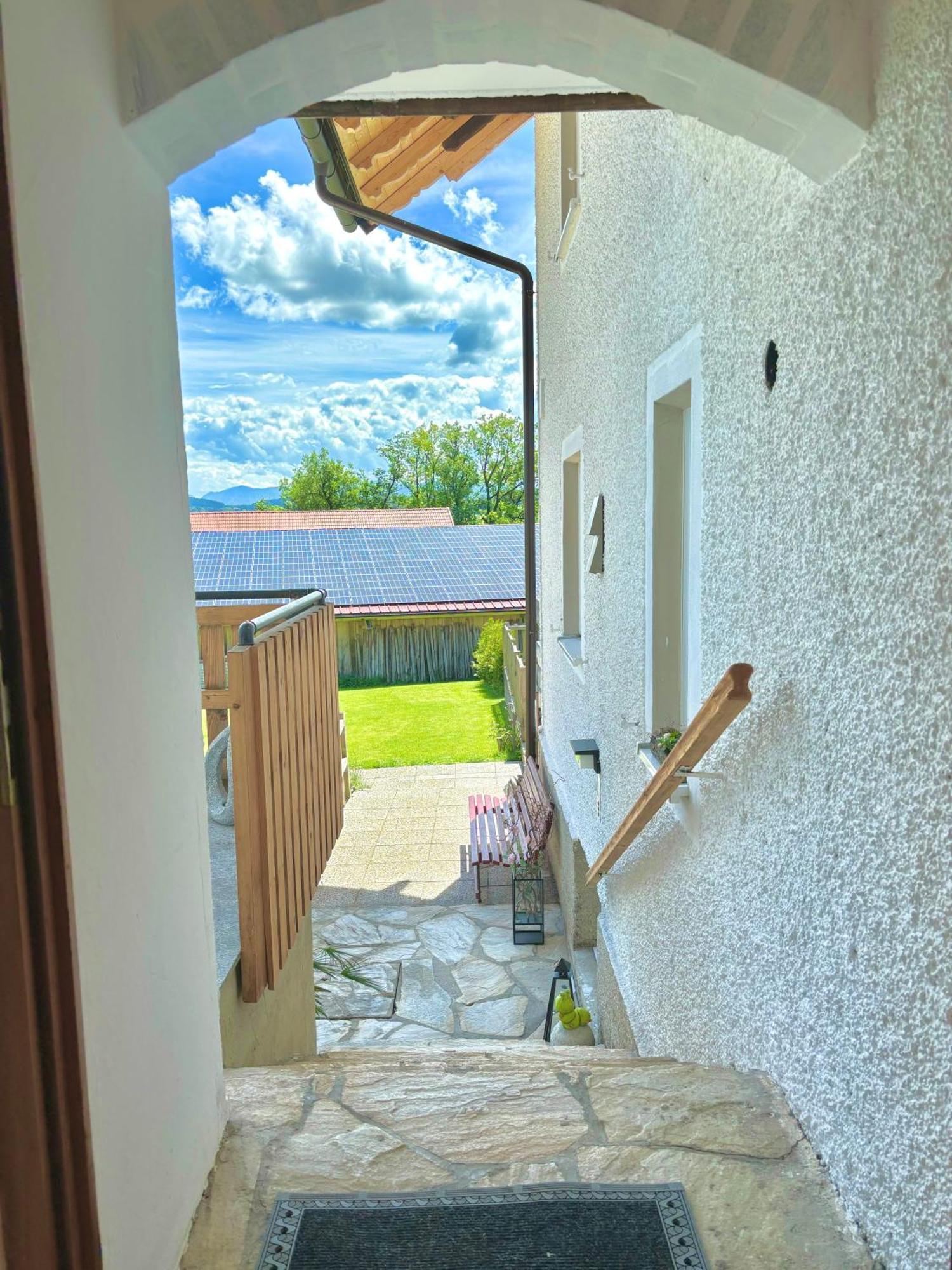 Helle Ferienwohnung am Wallersee Seekirchen am Wallersee Exterior foto